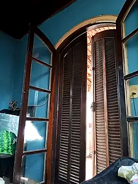 skypemarktt13 online show from February 2, 2025, 10:56 am