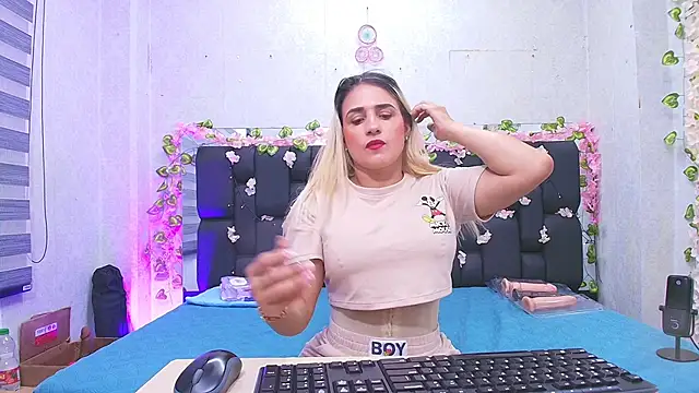 Snapshot of _carolina_fox chatting on September 18, 2025, 3:09 am carolina fox online show from September 18, 2025, 3:09 am