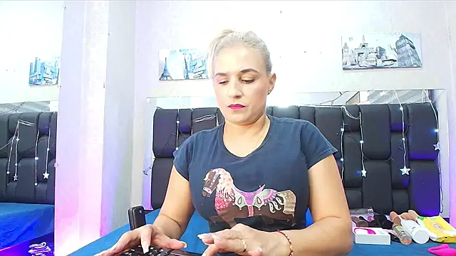 Snapshot of _carolina_fox chatting on March 20, 2025, 3:02 am carolina fox online show from March 20, 2025, 3:02 am