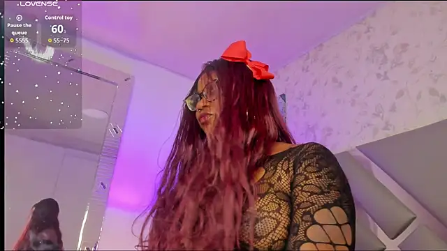 EmilyyRosee  online show from April 10, 2026, 9:00 pm