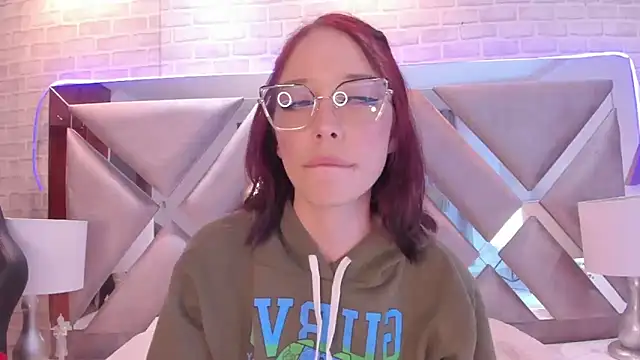 Snapshot of lixie_ chatting on February 10, 2025, 11:45 pm lixie online show from February 10, 2025, 11:45 pm