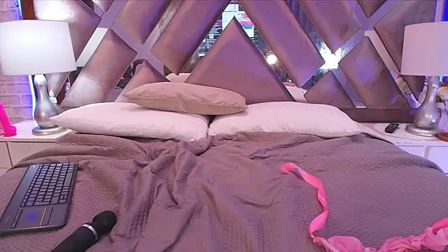 Snapshot of lixie_ chatting on March 18, 2025, 12:08 am lixie online show from March 18, 2025, 12:08 am