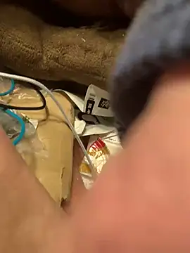 Senzuri kun online show from February 18, 2026, 6:59 pm