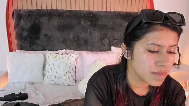 Snapshot of Karlagonzales_ chatting on May 9, 2026, 7:28 pm Karlagonzales online show from May 9, 2026, 7:28 pm