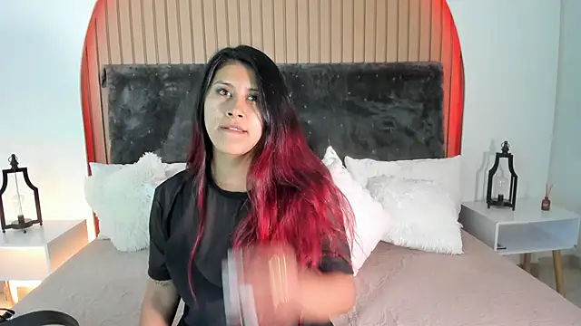 Snapshot of Karlagonzales_ chatting on April 22, 2026, 7:20 pm Karlagonzales online show from April 22, 2026, 7:20 pm
