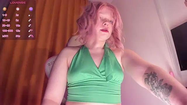 Snapshot of SueNiceeeee chatting on February 19, 2026, 4:31 am SueNiceeeee online show from February 19, 2026, 4:31 am