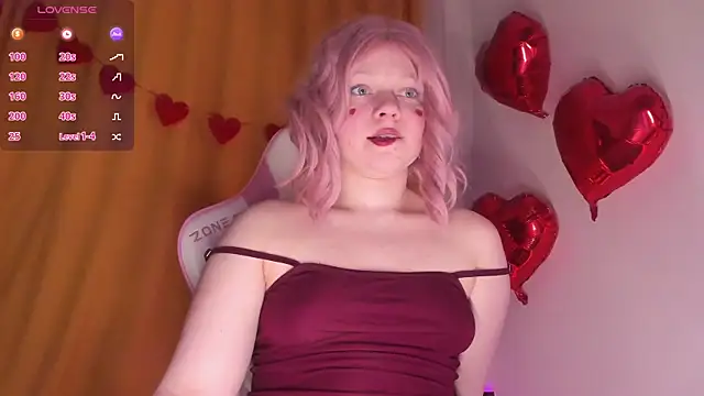 Snapshot of SueNiceeeee chatting on February 17, 2026, 1:36 am SueNiceeeee online show from February 17, 2026, 1:36 am