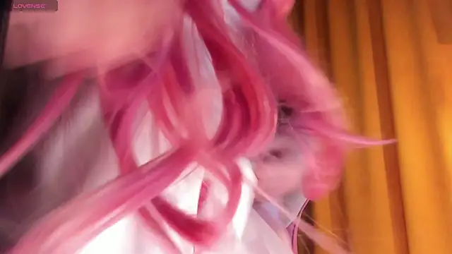 Snapshot of SueNiceeeee chatting on January 7, 2026, 3:33 am SueNiceeeee online show from January 7, 2026, 3:33 am