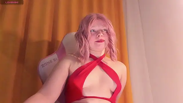 Snapshot of SueNiceeeee chatting on January 13, 2026, 1:42 am SueNiceeeee online show from January 13, 2026, 1:42 am