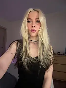 Snapshot of xDinnax chatting on March 21, 2026, 4:57 am xDinnax online show from March 21, 2026, 4:57 am