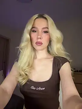 Snapshot of xDinnax chatting on February 24, 2026, 2:18 pm xDinnax online show from February 24, 2026, 2:18 pm