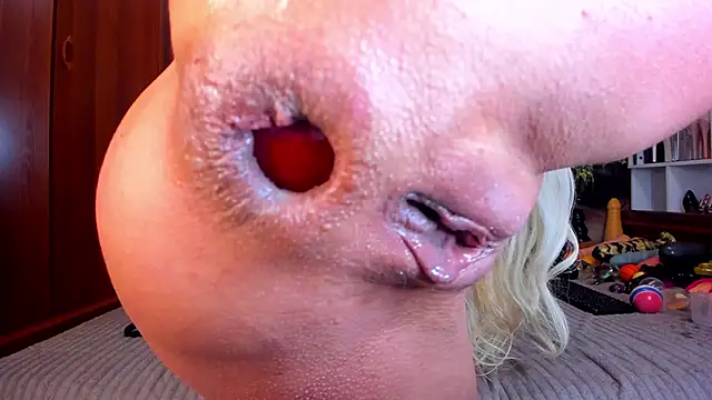 Snapshot of NikkaHOTx chatting on November 13, 2025, 5:55 am NikkaHOTx online show from November 13, 2025, 5:55 am