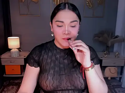 Snapshot of MaxeneCullens chatting on November 5, 2025, 5:32 am MaxeneCullens online show from November 5, 2025, 5:32 am