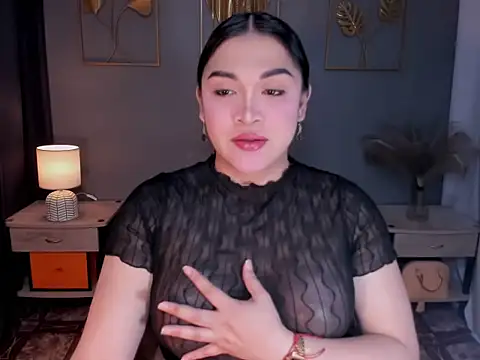 Snapshot of MaxeneCullens chatting on November 9, 2025, 3:10 am MaxeneCullens online show from November 9, 2025, 3:10 am