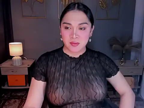 Snapshot of MaxeneCullens chatting on October 31, 2025, 2:52 am MaxeneCullens online show from October 31, 2025, 2:52 am