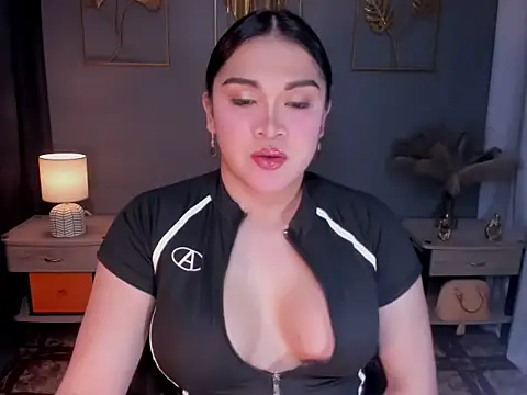 Snapshot of MaxeneCullens chatting on October 28, 2025, 3:29 am MaxeneCullens online show from October 28, 2025, 3:29 am