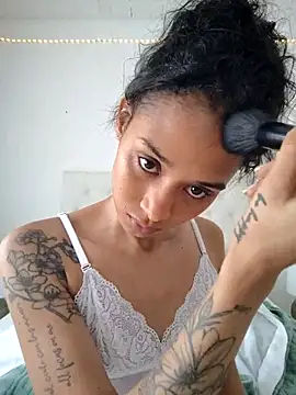 Leaberry online show from October 1, 2025, 6:56 pm