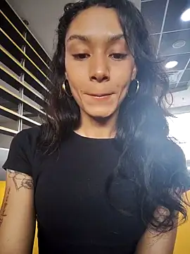 Leaberry online show from December 16, 2025, 3:49 pm