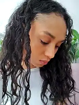 Leaberry online show from October 15, 2025, 8:06 pm