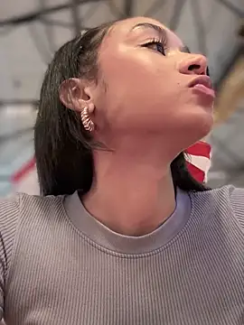 Leaberry online show from January 15, 2025, 5:58 pm