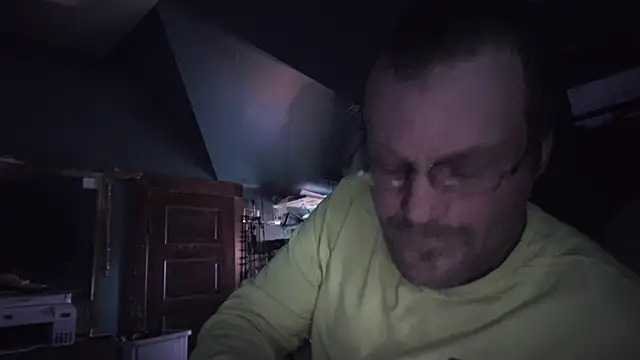 Snapshot of charactrzero chatting on November 18, 2025, 6:44 pm charactrzero online show from November 18, 2025, 6:44 pm