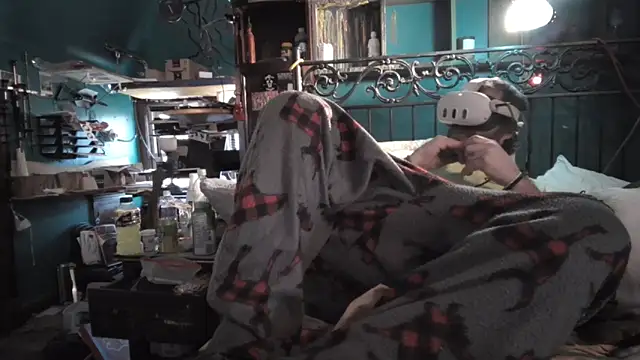 Snapshot of charactrzero chatting on March 14, 2026, 12:22 pm charactrzero online show from March 14, 2026, 12:22 pm