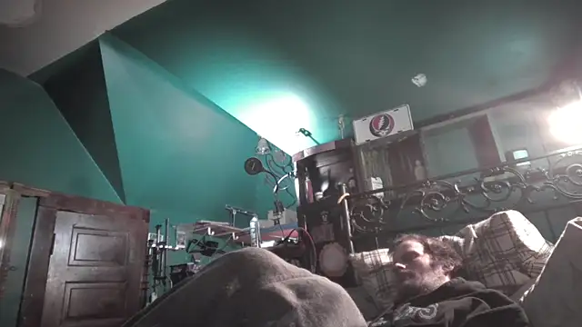 Snapshot of charactrzero chatting on April 9, 2026, 6:19 am charactrzero online show from April 9, 2026, 6:19 am