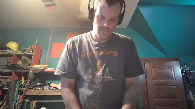 Snapshot of charactrzero chatting on April 11, 2026, 7:45 am charactrzero online show from April 11, 2026, 7:45 am