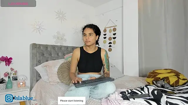 Snapshot of Kianna__ chatting on May 25, 2026, 3:17 am Kianna online show from May 25, 2026, 3:17 am