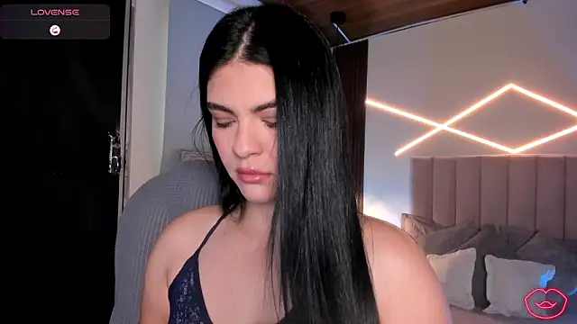 Snapshot of Veronicalanx1 chatting on February 18, 2026, 12:01 pm Veronicalanx1 online show from February 18, 2026, 12:01 pm