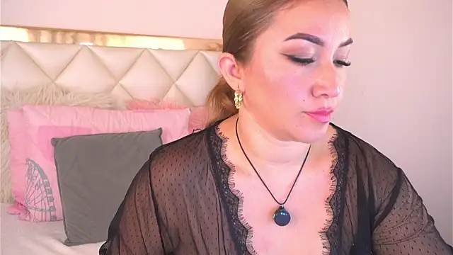 Snapshot of KendalEvanz chatting on February 14, 2026, 3:40 am KendalEvanz online show from February 14, 2026, 3:40 am