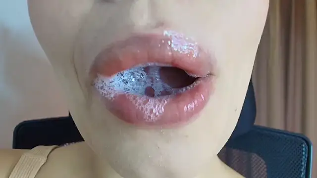 lisbet21x online show from April 11, 2026, 9:29 pm