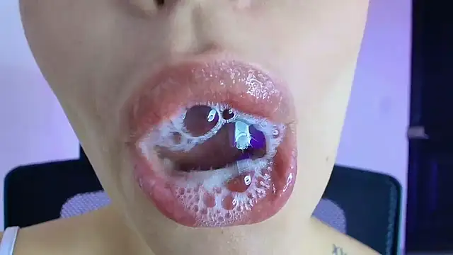 Snapshot of lisbet21x chatting on December 21, 2025, 2:52 pm lisbet21x online show from December 21, 2025, 2:52 pm