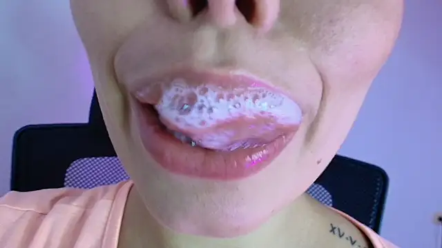 lisbet21x online show from November 21, 2025, 9:58 pm