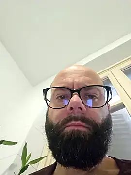 Snapshot of Dolceporco19 chatting on December 15, 2024, 9:35 am Dolceporco19 online show from December 15, 2024, 9:35 am