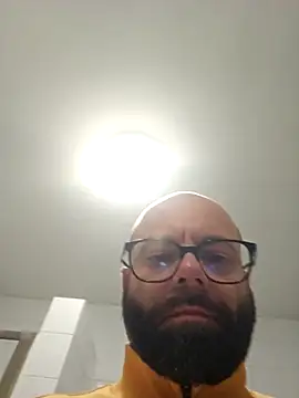 Snapshot of Dolceporco19 chatting on October 8, 2025, 4:29 pm Dolceporco19 online show from October 8, 2025, 4:29 pm