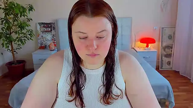 Snapshot of PolinaSalvatore chatting on May 5, 2026, 2:20 pm PolinaSalvatore online show from May 5, 2026, 2:20 pm
