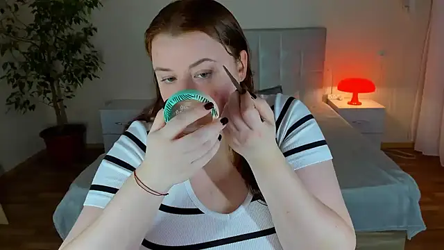 PolinaSalvatore online show from December 17, 2025, 6:13 pm