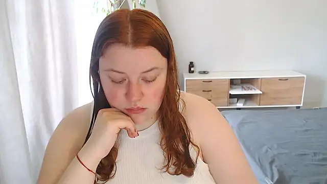 PolinaSalvatore online show from April 24, 2026, 1:13 pm