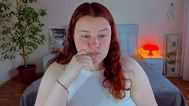 Snapshot of PolinaSalvatore chatting on June 9, 2026, 3:35 pm PolinaSalvatore online show from June 9, 2026, 3:35 pm
