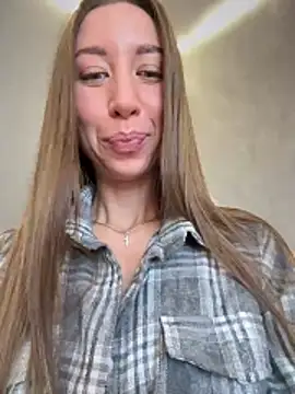 EvaCatt online show from February 12, 2026, 2:44 am