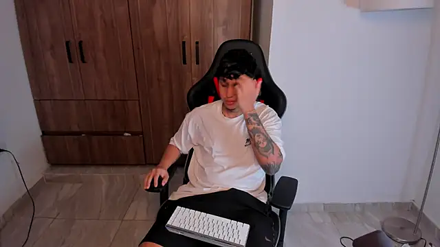 Jake simons online show from November 17, 2025, 2:04 am