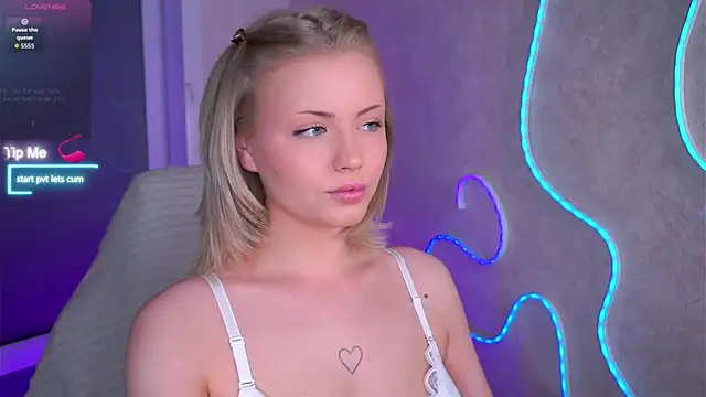 missbeatriss online show from April 19, 2026, 4:41 pm