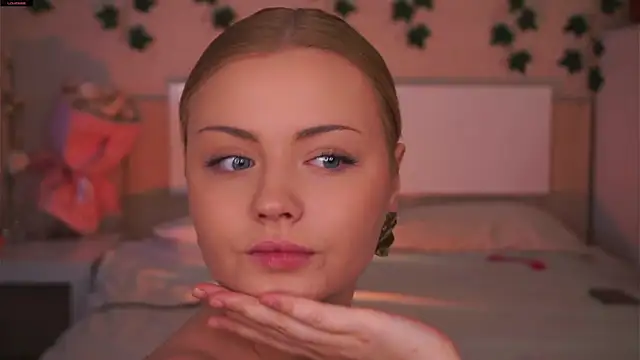 Snapshot of missbeatriss chatting on October 20, 2025, 11:33 am missbeatriss online show from October 20, 2025, 11:33 am