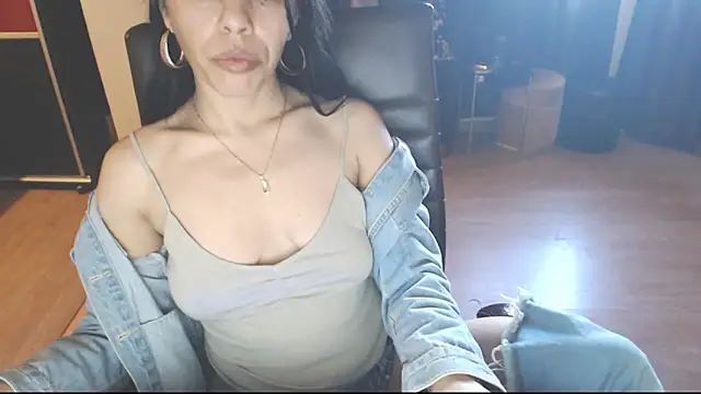 GoldenSasha online show from February 20, 2025, 11:20 am