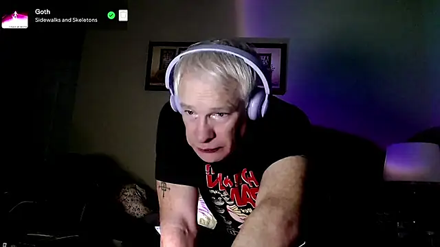 Snarfle82 online show from November 5, 2025, 11:24 am