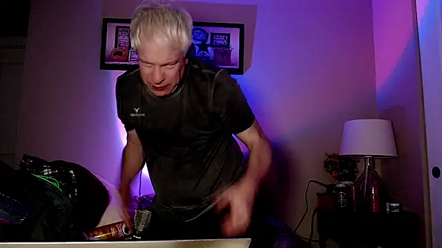 Snapshot of Snarfle82 chatting on December 15, 2025, 8:53 am Snarfle82 online show from December 15, 2025, 8:53 am