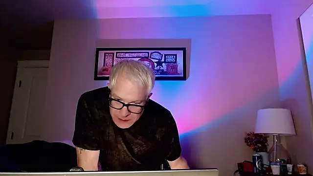 Snapshot of Snarfle82 chatting on November 30, 2025, 7:53 am Snarfle82 online show from November 30, 2025, 7:53 am