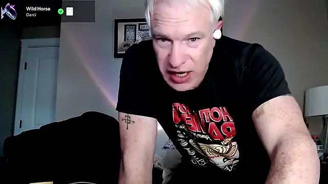 Snarfle82 online show from November 4, 2025, 11:19 pm