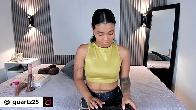 Zafiiraa online show from April 21, 2026, 3:35 am